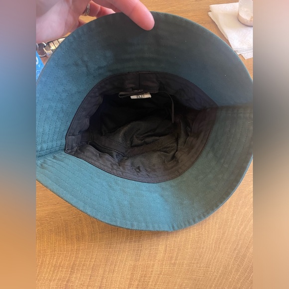 Bucket hat - Picture 2 of 3